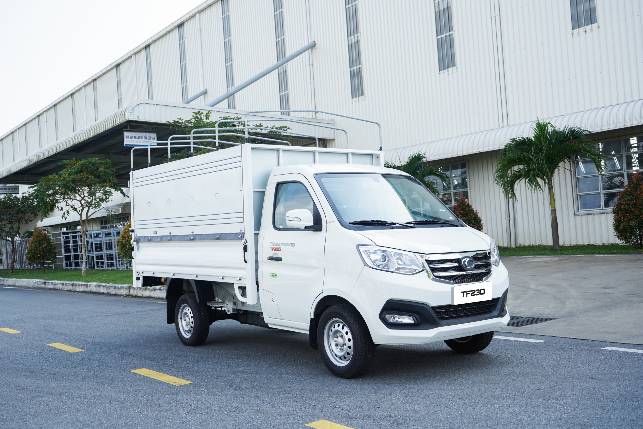 Xe Tải Thaco Tower TF230 920kg